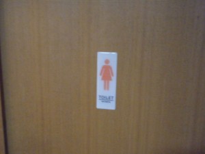 女性用トイレのサイン